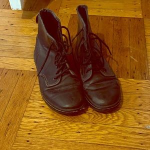DOC MARTENS - lace up boots